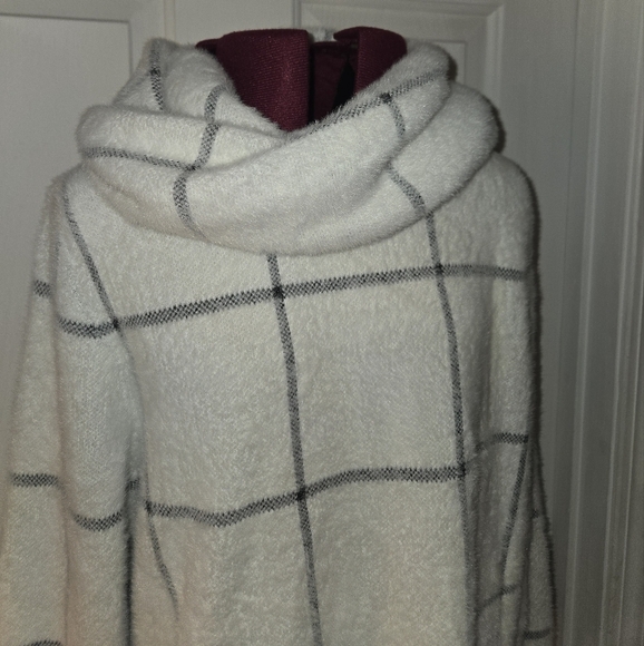 J. Jill White Chunky Plaid Cozy Women's Sweater With Detachable Scarf - Picture 2 of 7